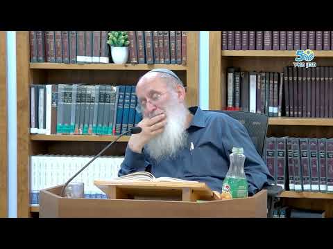 Is Man the Center of Creation? | Emunot VeDeot | Rabbi Uri Sherki