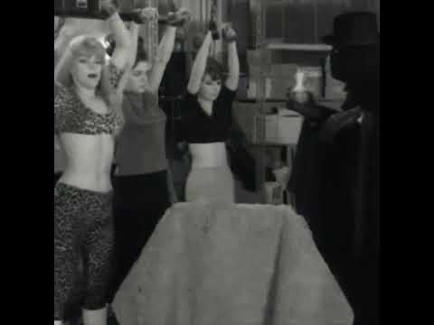 Prisioneros del laboratorio de Rat Fink: Clip de Batwoman