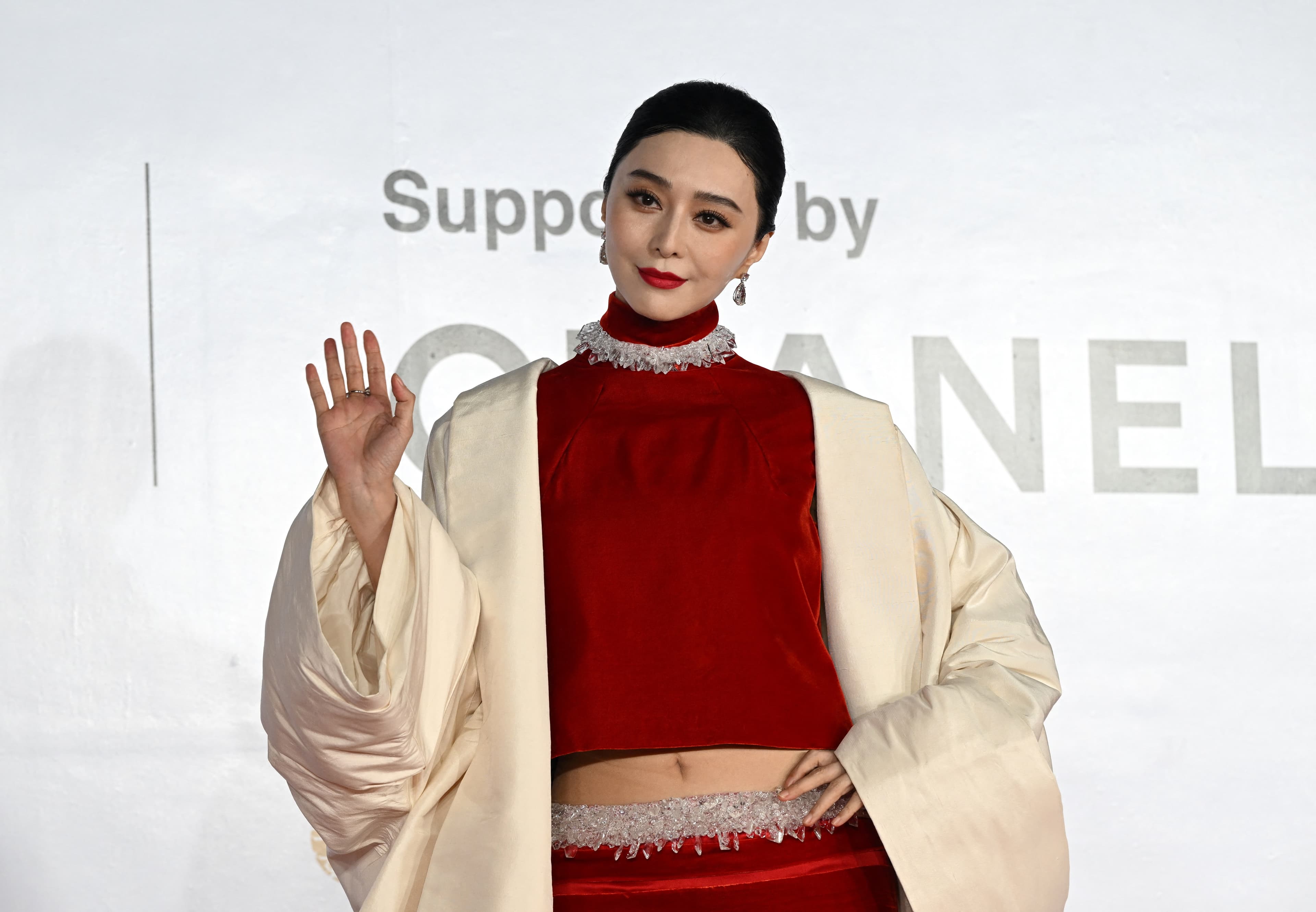 Fan Bingbing and Michelle Yeoh Shine at 31st Busan Film Festival