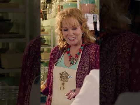 Jean Smart Wins Emmy for Outstanding Lead Actress