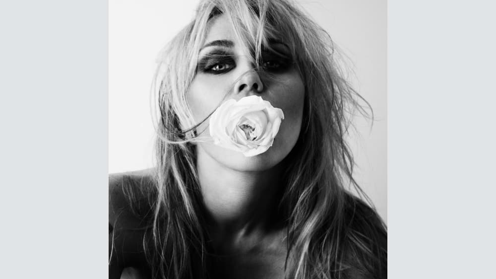 Miley Cyrus' 'Bass Persuades' Sets Record for Biggest Chart Drop