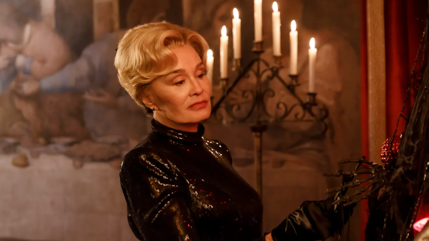 Jessica Lange Shades FX for Being 'Too Cheap' to Pay for AHS Cars