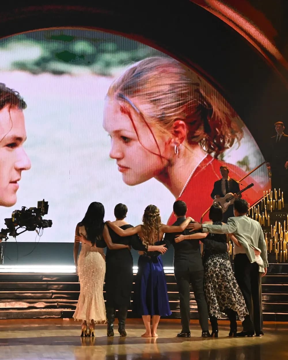 Julia Stiles ehrt Heath Ledger bei Dancing With the Stars